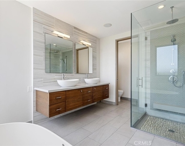 726 Loma Drive - Photo Thumbnail 28