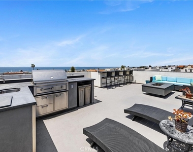 726 Loma Drive - Photo Thumbnail 2