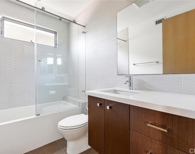 726 Loma Drive - Photo Thumbnail 33