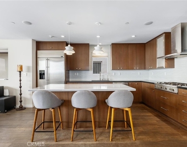 726 Loma Drive - Photo Thumbnail 11