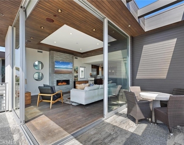 726 Loma Drive - Photo Thumbnail 3