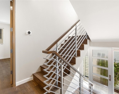 726 Loma Drive - Photo Thumbnail 34