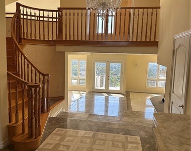 16004 Aurora Crest Drive - Photo Thumbnail 3