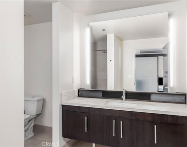 1100 S Hope Street - Photo Thumbnail 15