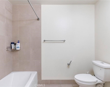 1100 S Hope Street - Photo Thumbnail 16