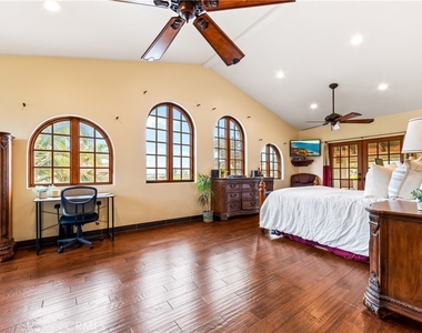 1720 Crestview - Photo Thumbnail 17