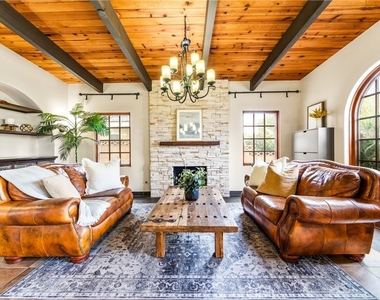 1720 Crestview - Photo Thumbnail 5