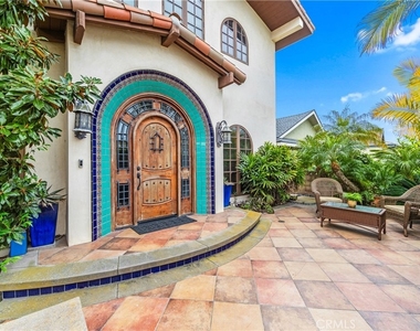 1720 Crestview - Photo Thumbnail 1