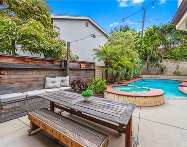 1720 Crestview - Photo Thumbnail 26