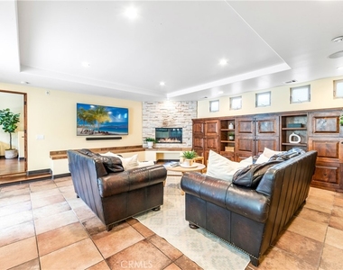 1720 Crestview - Photo Thumbnail 11