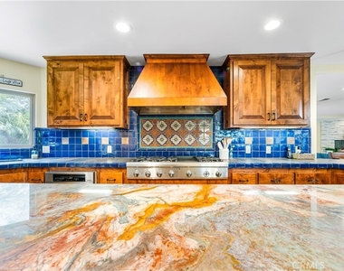 1720 Crestview - Photo Thumbnail 7