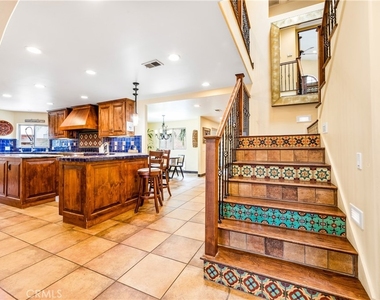 1720 Crestview - Photo Thumbnail 16