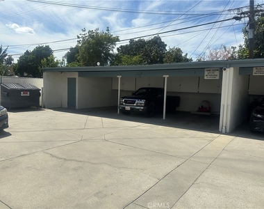 10317 Pinehurst Avenue - Photo Thumbnail 12