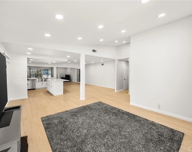 13509 Destino St - Photo Thumbnail 7