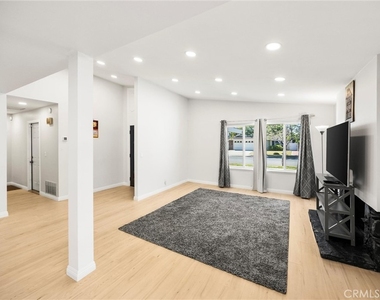 13509 Destino St - Photo Thumbnail 8