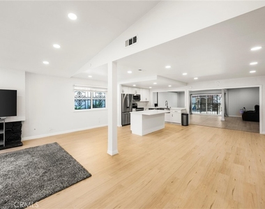 13509 Destino St - Photo Thumbnail 3