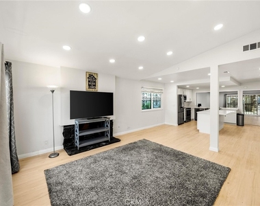 13509 Destino St - Photo Thumbnail 6