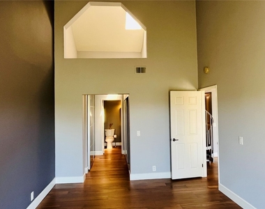 20191 Cape Coral Lane - Photo Thumbnail 7