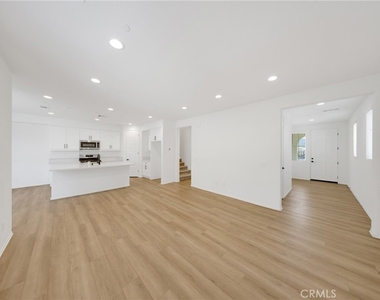 11774 Glenridge Rd - Photo Thumbnail 2
