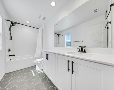 11774 Glenridge Rd - Photo Thumbnail 12