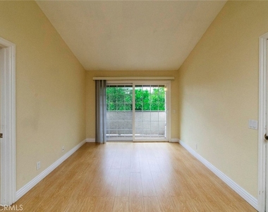 26212 E Sanz - Photo Thumbnail 4