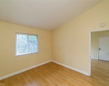 26212 E Sanz - Photo Thumbnail 11