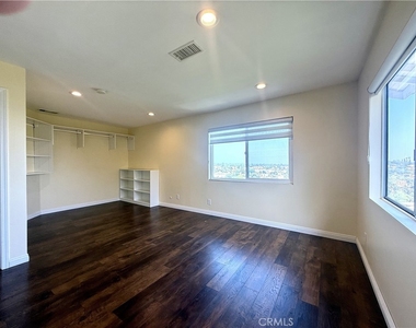 4214 Barrett Road - Photo Thumbnail 12