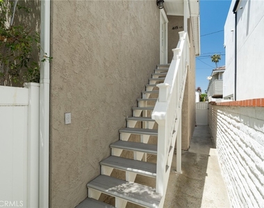 415 1/2 Heliotrope Avenue - Photo Thumbnail 18