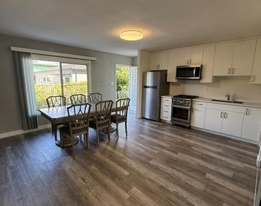 405 W Broadway - Photo Thumbnail 5