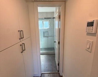 405 W Broadway - Photo Thumbnail 6