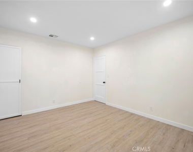 6607 Riverton - Photo Thumbnail 17