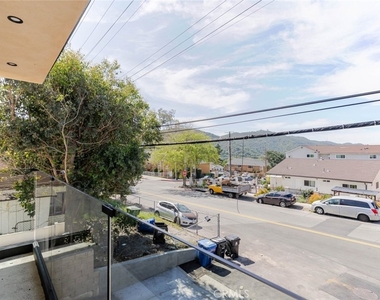 10232 Tujunga Canyon Boulevard - Photo Thumbnail 21
