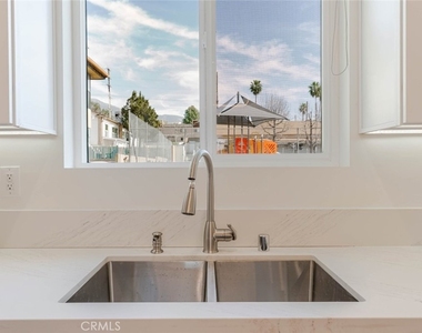 10232 Tujunga Canyon Boulevard - Photo Thumbnail 11