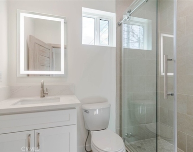 10232 Tujunga Canyon Boulevard - Photo Thumbnail 19