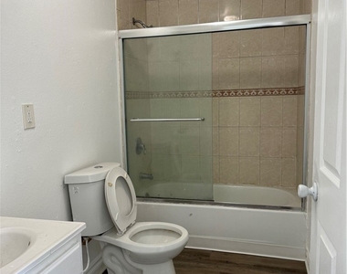 2710 W 54th - Photo Thumbnail 9