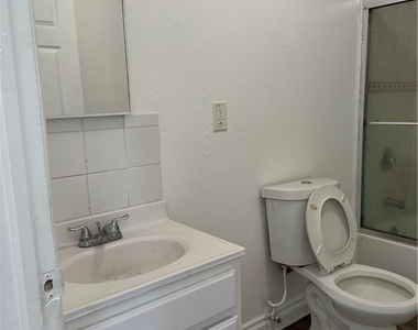 2710 W 54th - Photo Thumbnail 10