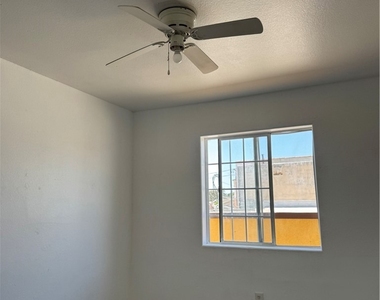 2710 W 54th - Photo Thumbnail 14