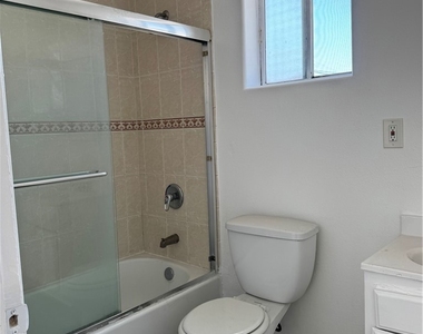 2710 W 54th - Photo Thumbnail 17