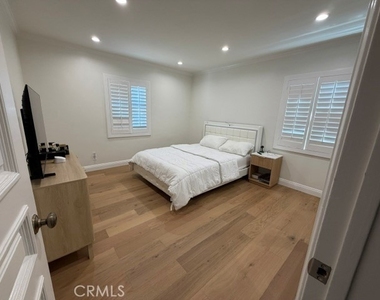 22025 Lopez - Photo Thumbnail 10