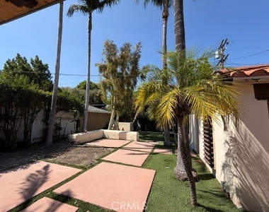 22025 Lopez - Photo Thumbnail 11