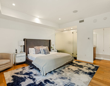8469 Franklin Avenue - Photo Thumbnail 13