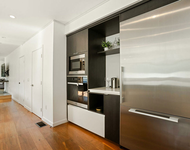 8469 Franklin Avenue - Photo Thumbnail 25