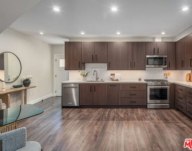 1147 N Beachwood - Photo Thumbnail 3
