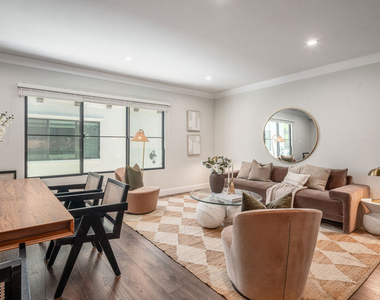 1147 N Beachwood - Photo Thumbnail 2