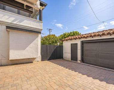 428 S Bedford Drive - Photo Thumbnail 19