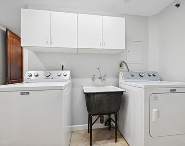 10351 Wilshire Boulevard - Photo Thumbnail 22