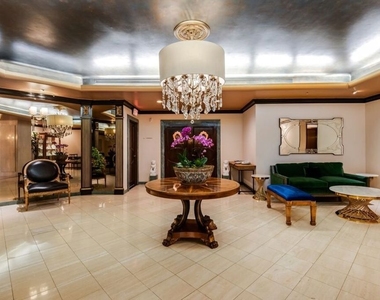 10351 Wilshire Boulevard - Photo Thumbnail 5