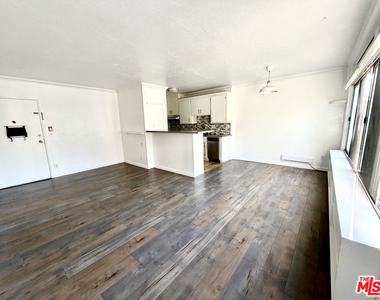 250 Linden Avenue - Photo Thumbnail 3