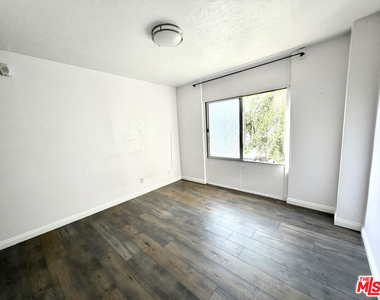 250 Linden Avenue - Photo Thumbnail 13