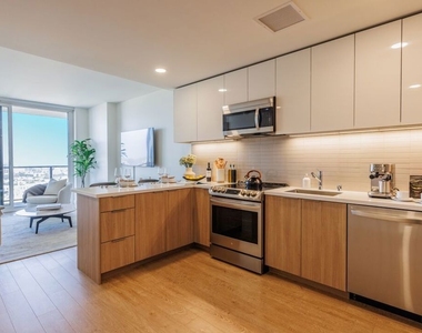 11750 Wilshire Boulevard - Photo Thumbnail 5